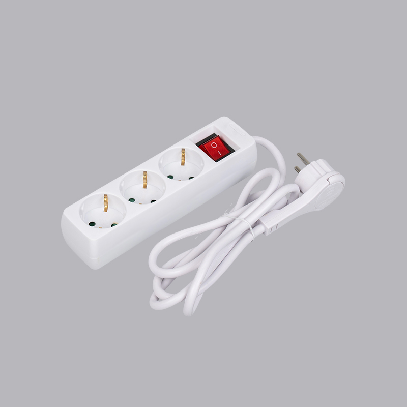 LOB-03KL Német típusú téglalap alakú 3-utas elosztó húzógyűrűvel és kapcsolóval, Multi-Socket